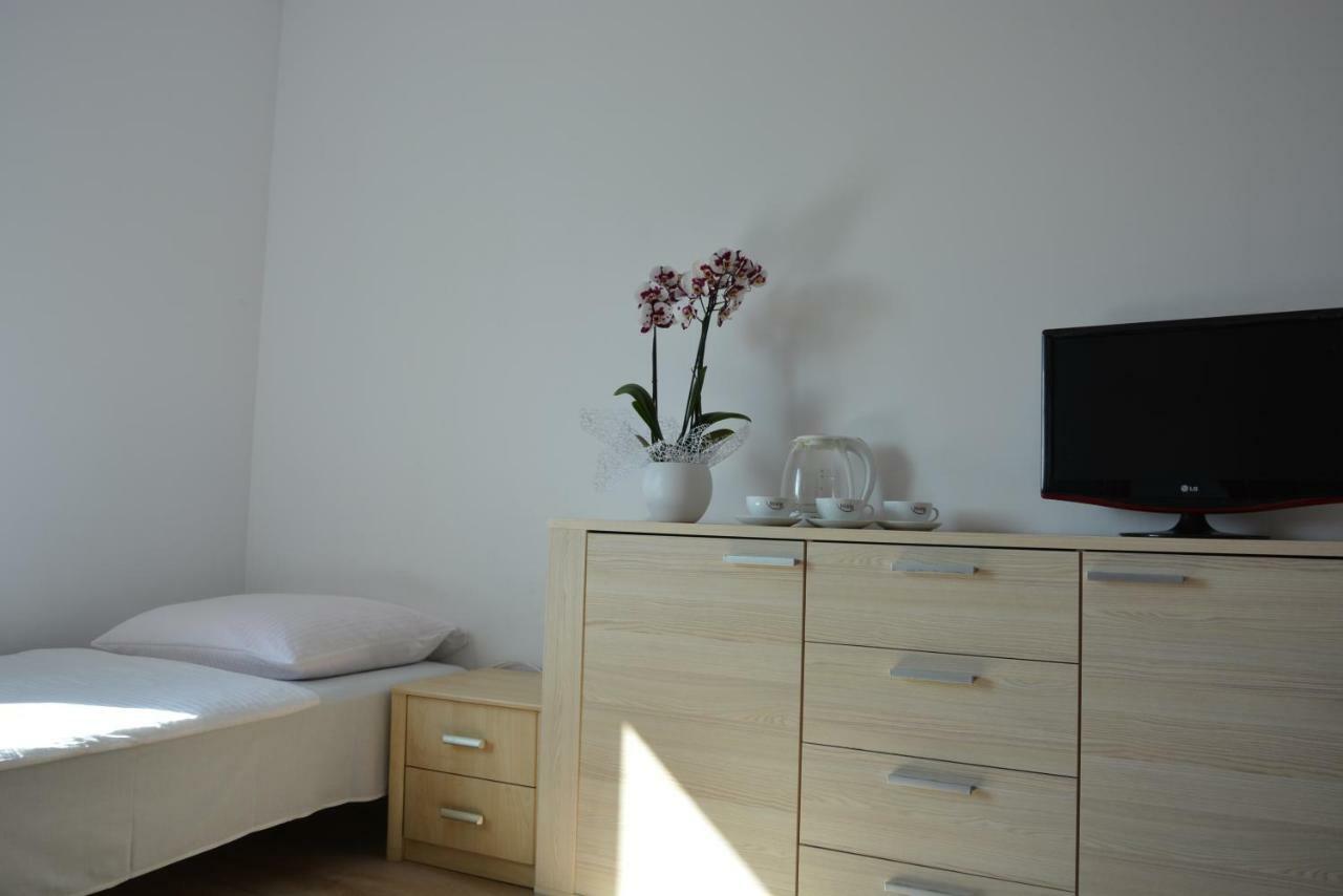 Sloneczny Dom Pokoje I Apartament Na Wynajem Leba Exterior foto