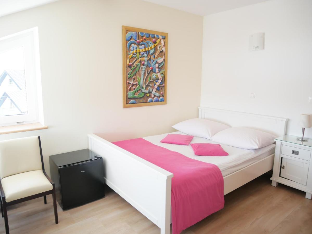 Sloneczny Dom Pokoje I Apartament Na Wynajem Leba Exterior foto