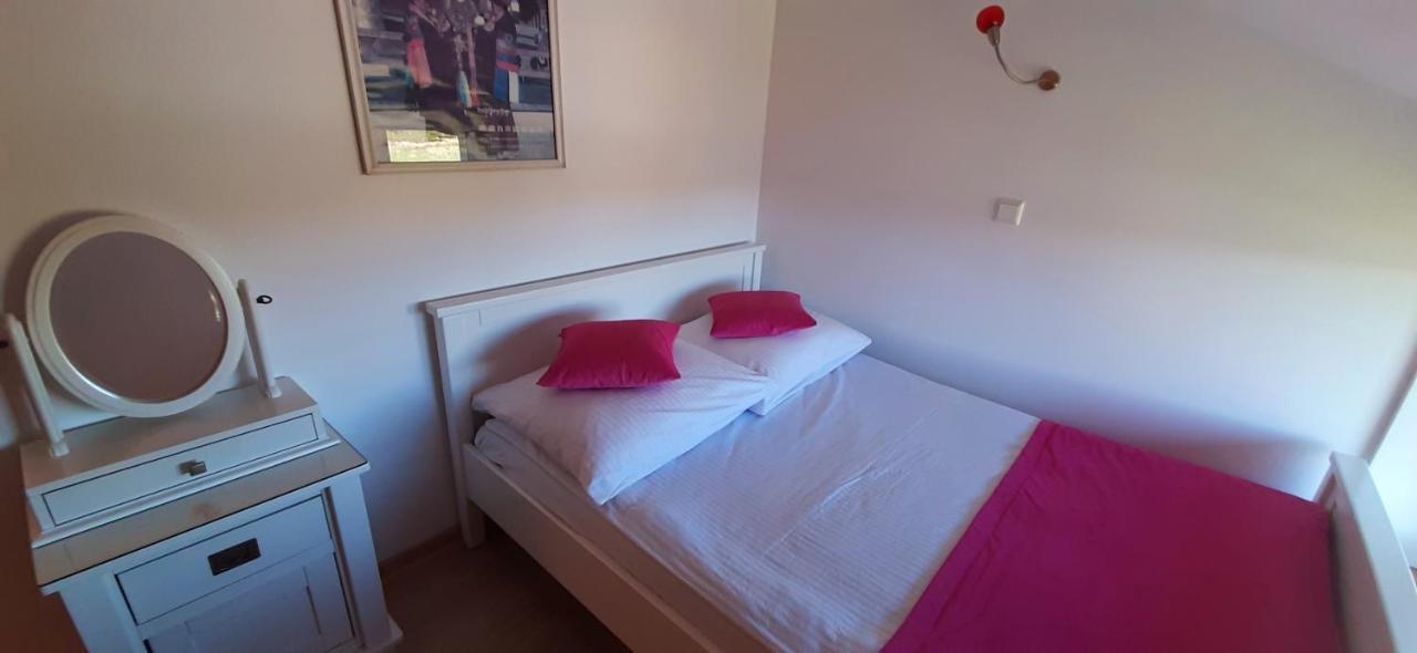 Sloneczny Dom Pokoje I Apartament Na Wynajem Leba Exterior foto
