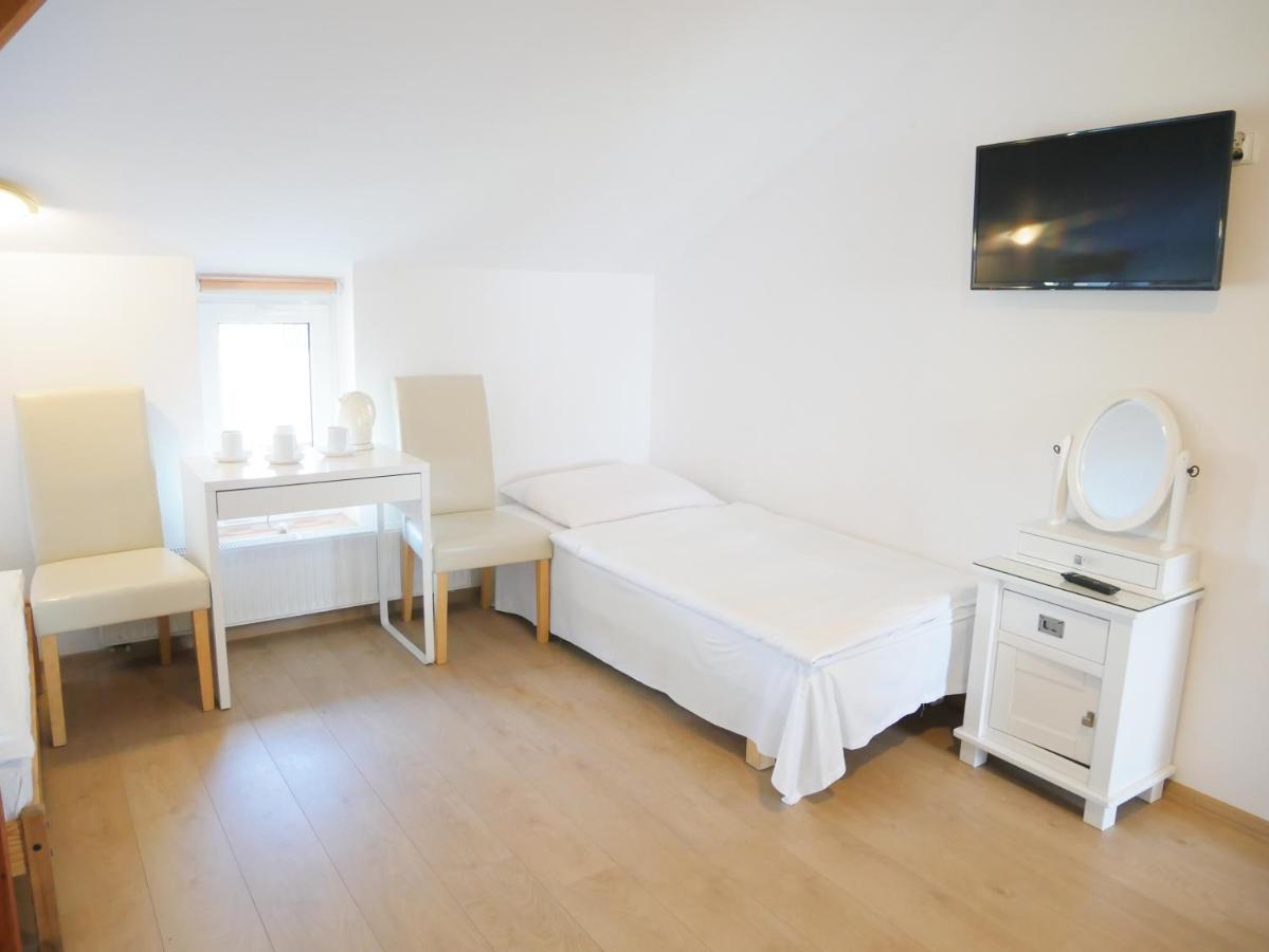 Sloneczny Dom Pokoje I Apartament Na Wynajem Leba Exterior foto