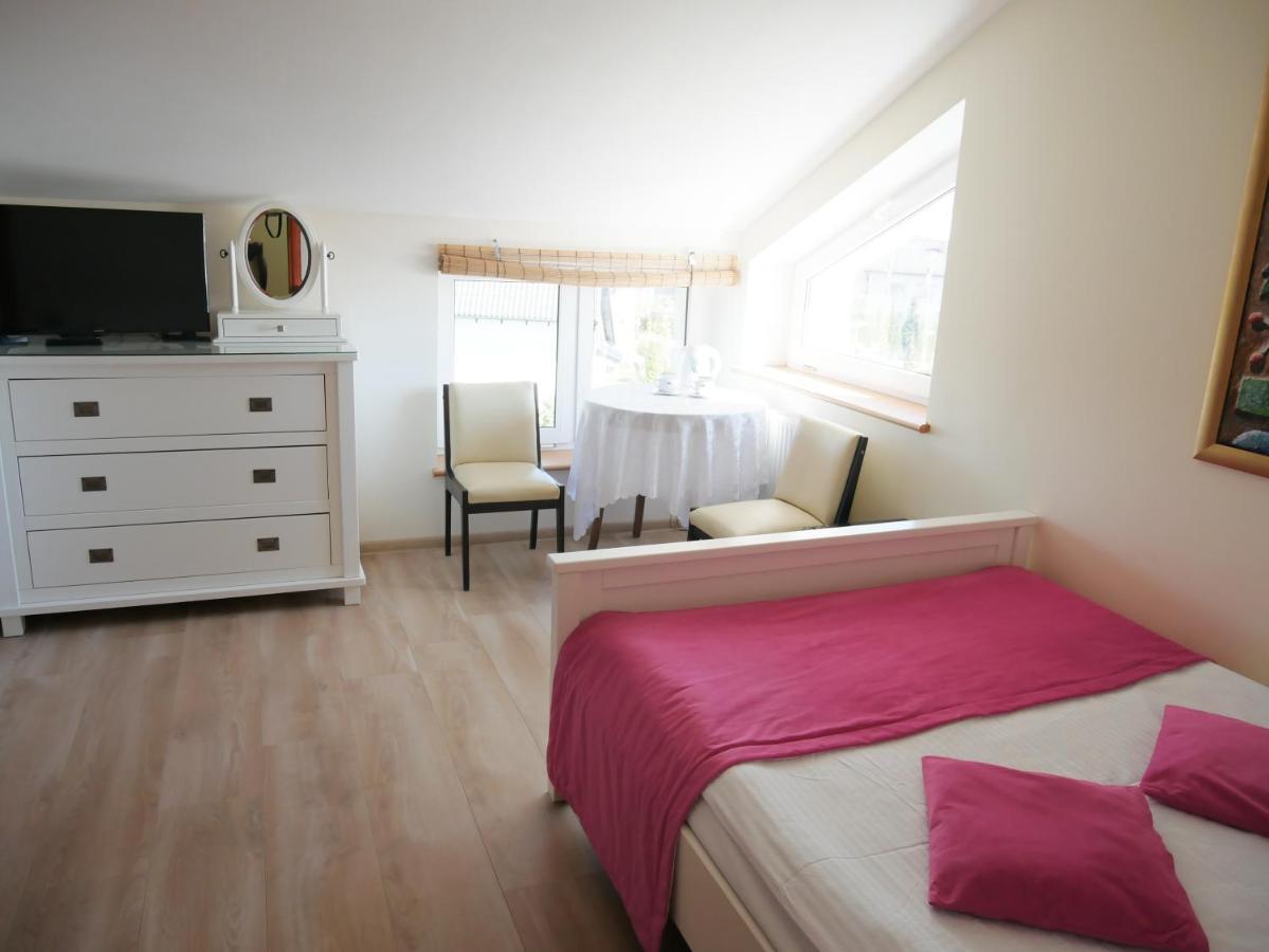 Sloneczny Dom Pokoje I Apartament Na Wynajem Leba Zimmer foto